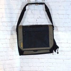 TARGRUS Large Gray & Black  LapTop Bag Brand New‎